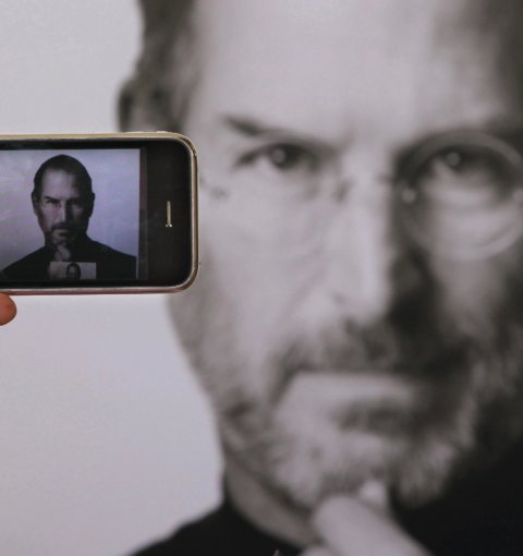 Стив Джобс и iPhone
