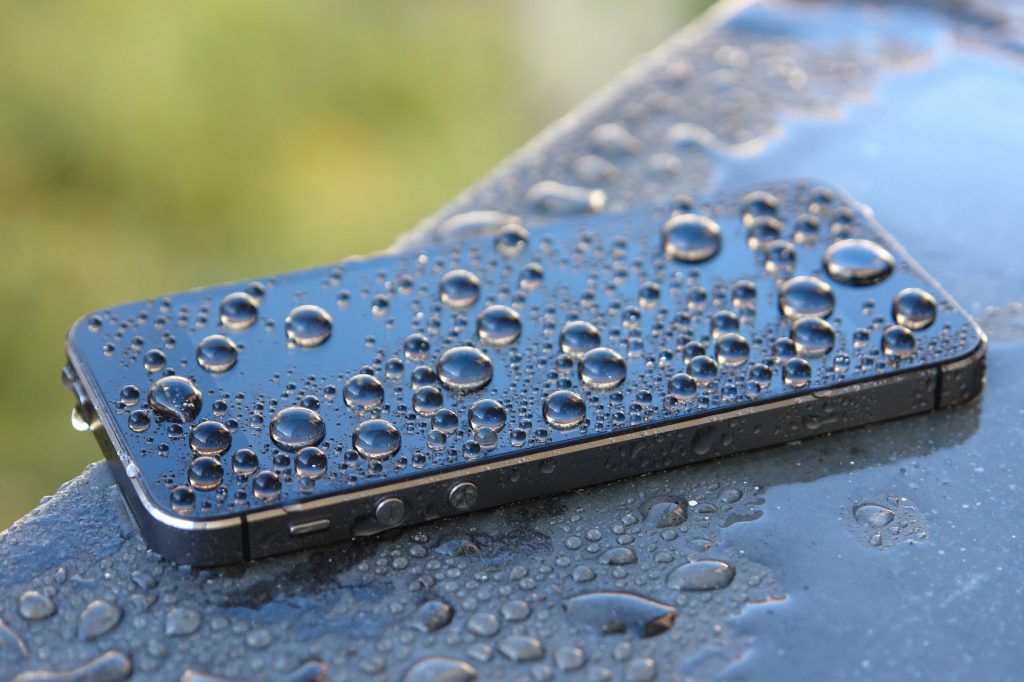 Мокрый iPhone 5