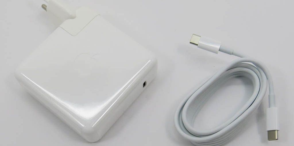 Apple USB-C адаптер питания