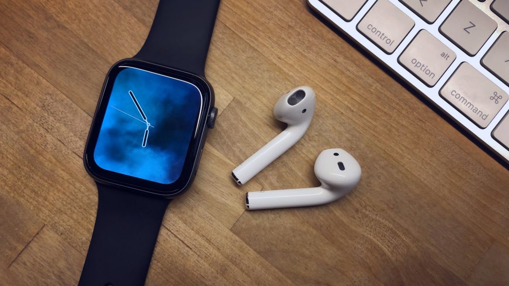 Apple Watch и AirPods